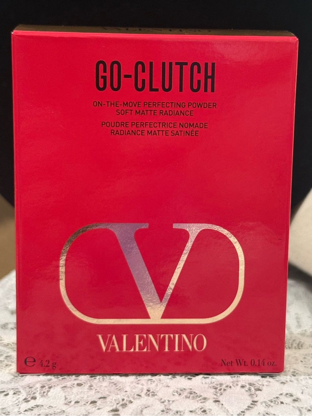 Valentino Go-Clutch On-The-Move Perfecting Powder in Red